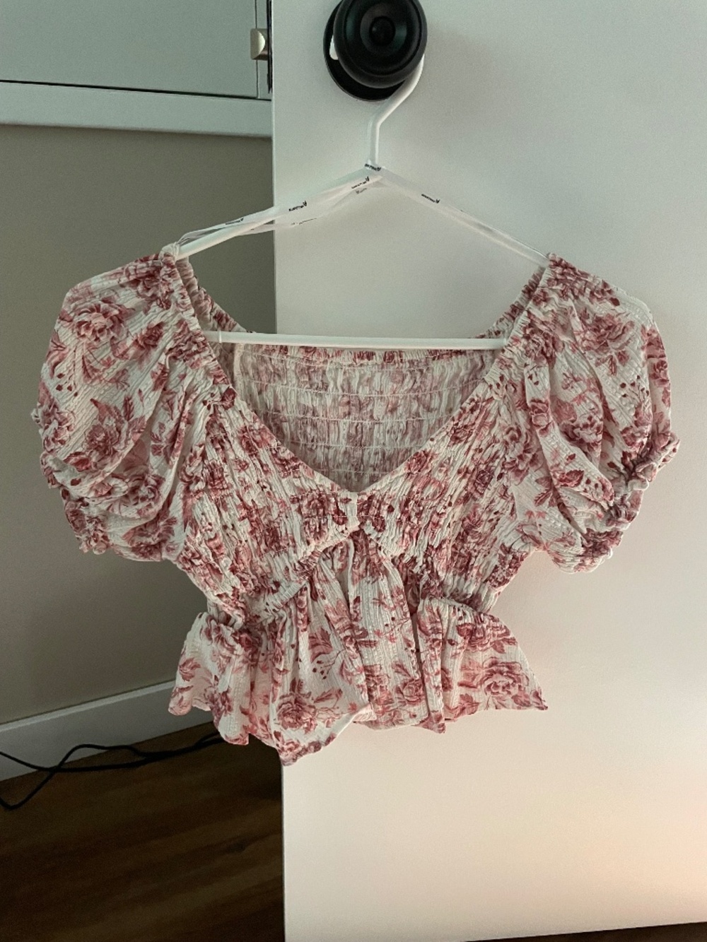 MinkPink Cropped Floral Top